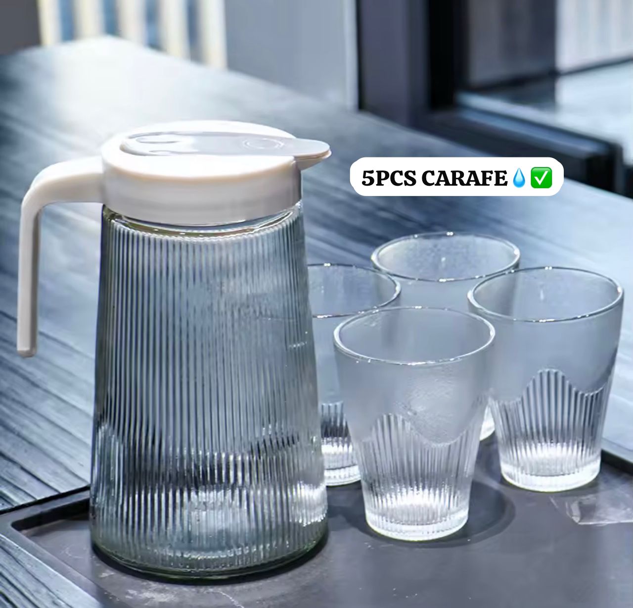 5 PIECES - 1 CARAFE ET 4 TASSES EN VERRE